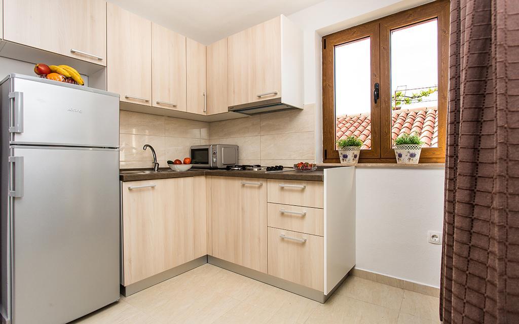 Apartment & Room Antonio Vrbnik Kültér fotó