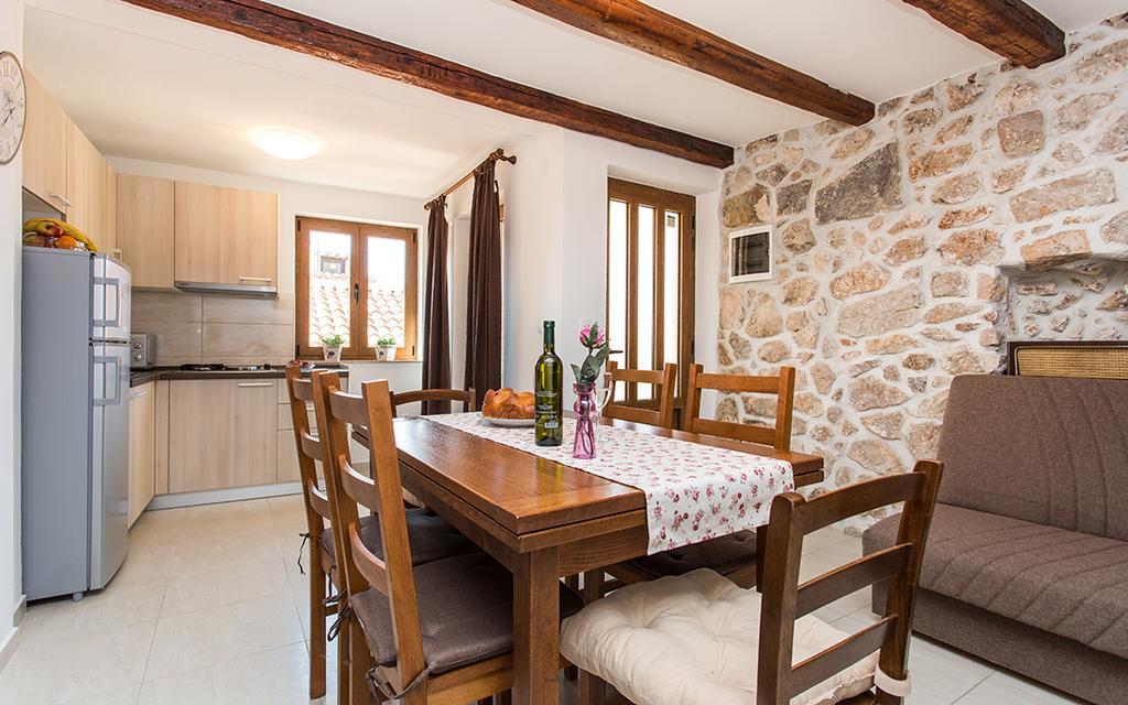 Apartment & Room Antonio Vrbnik Kültér fotó