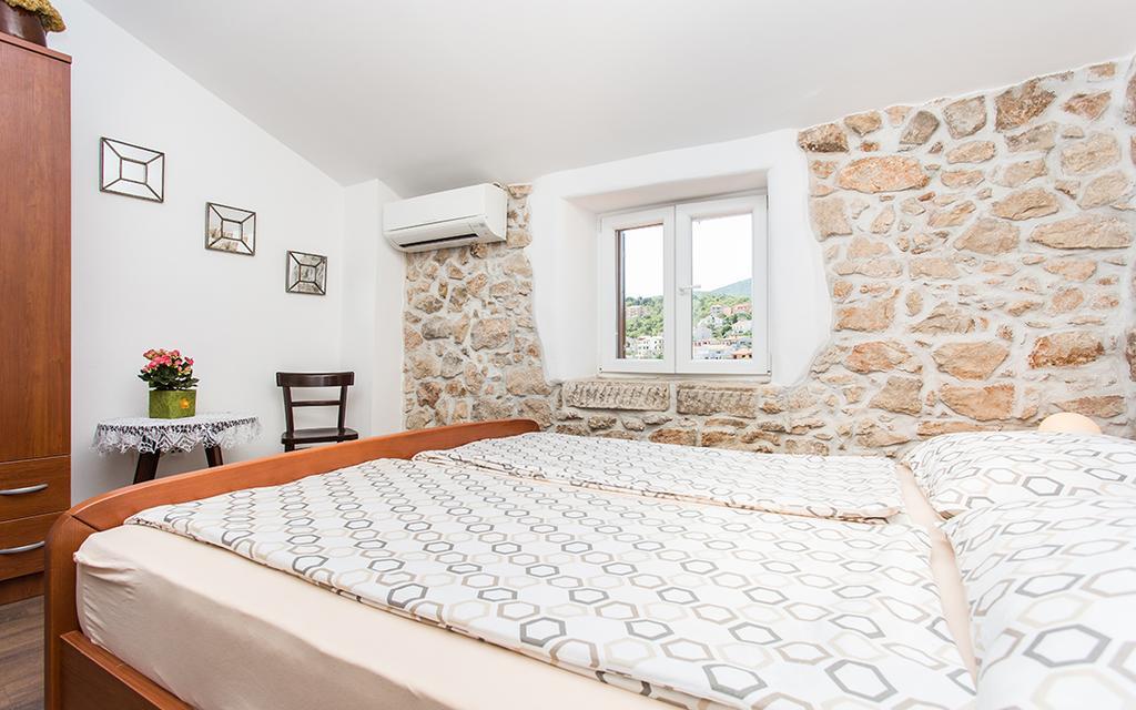 Apartment & Room Antonio Vrbnik Kültér fotó