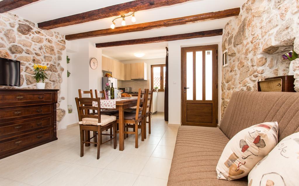 Apartment & Room Antonio Vrbnik Kültér fotó